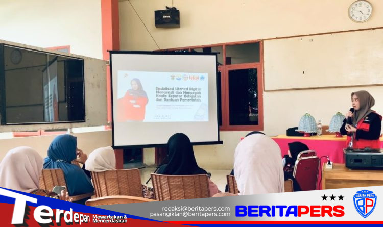 Mahasiswa KKN-T Unhas Edukasi Warga Bantaeng Waspadai Hoaks Digital