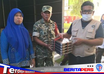 Dukung Gizi Generasi Emas, Babinsa Koramil 05/Pallangga Dampingi Penyaluran MBG di Bontoramba