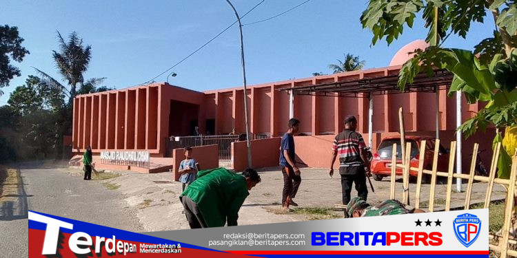 Tingkatkan Kemanunggalan TNI dan Rakyat, Babinsa Desa Jipang Bersama Warga dan Mahasiswa UIN Gelar Karya Bakti
