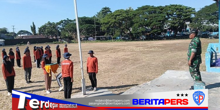 Latih Keteguhan Hati dan Disiplin, Babinsa Bersama Polsek Bontonompo Bina Calon Paskibraka