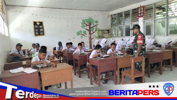 Sinergi Babinsa dan Sekolah di Gowa demi Suksesnya Penyaluran Makan Bergizi Gratis