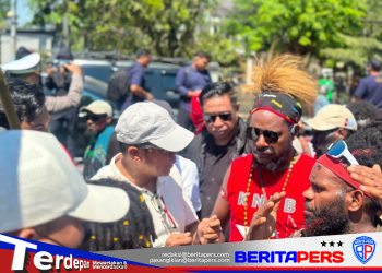 Sempat Diwarnai Bentrok dengan Ormas, Aksi Mahasiswa dan KNPB Konsulat Indonesia Dikawal Polisi ke Kanwil Kemenkumham Sulsel