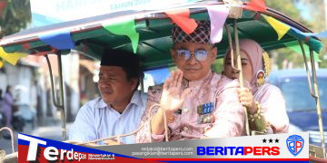 Wakapolres Majene Ikut Pawai Budaya, Naik Bendi Meriahkan Hari Jadi Majene ke-481