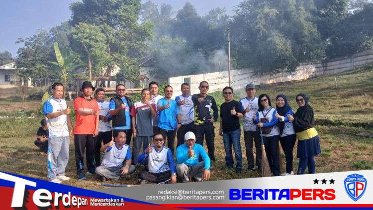 Jelang Renungan Suci HUT ke-81 RI, Perkimtanhub Sulbar Turut Berpartisipasi Bersihkan TMP Pati’di