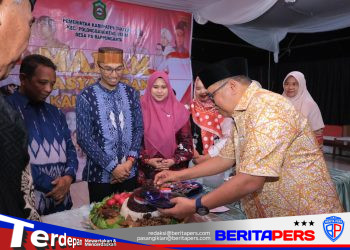 Semarakkan HUT ke-81 RI di Desa Lengkese, Bupati Takalar Firdaus Daeng Manye Hadiri Malam Tasyakuran Tradisi Kaddo’ Minnyak