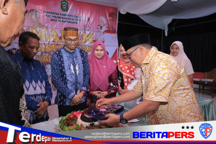 Semarakkan HUT ke-81 RI di Desa Lengkese, Bupati Takalar Firdaus Daeng Manye Hadiri Malam Tasyakuran Tradisi Kaddo’ Minnyak