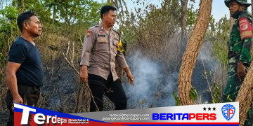 Gerak Cepat Polsek Banggae Padamkan Kebakaran Lahan di Passarang