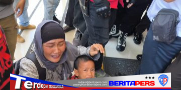 Gegara Tanah Timbunan, Lima Anak Menunggu Ayah Pulang, IRT di Gowa Bersujud di Pengadilan Minta Bantuan Prabowo