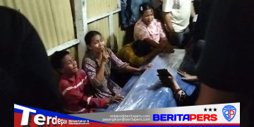 Basarnas Makassar Serahkan Jenazah Korban Kebakaran KMP Mutiara Sentosa II kepada Keluarga