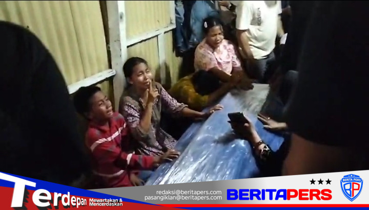 Basarnas Makassar Serahkan Jenazah Korban Kebakaran KMP Mutiara Sentosa II kepada Keluarga