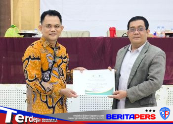 Muh Anwar. HM Raih Penghargaan Bergengsi pada Rapat Edukasi Literasi Finansial FTK UIN Alauddin Makassar