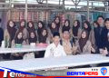Sejukkan Dahaga Jemaah Shalat Jumat, Siswa SMAN 10 Pinrang Tebar Kebaikan Lewat Jumat Berkah
