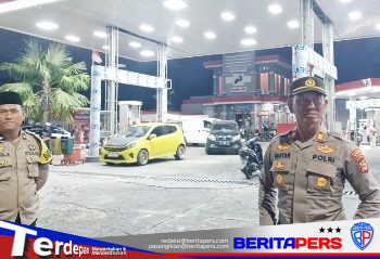 Kapolsek Bacukiki AKP Bustan Pantau SPBU Patung Pemuda, Pastikan Penyaluran BBM Aman dan Tertib