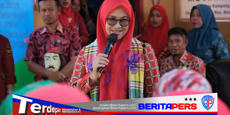 Husniah Talenrang : Membangun Pendidikan Berarti Menanam Investasi Dunia Akherat