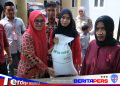 Bupati Gowa Salurkan Bantuan Pangan Bagi Warga Bontontompo