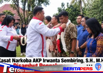 Kasat Narkoba AKP Irwanta Sembiring Disambut Pengalungan Bunga, Simbol Kuat Sinergi Lindungi Pelajar dari Narkoba