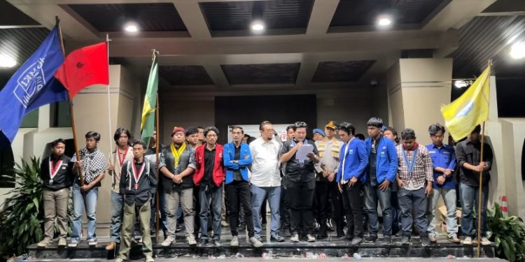 Cipayung Plus Kepung Pertamina, Beri Ultimatum 3×24 Jam Tuntut Pembenahan Distribusi BBM dan LPG
