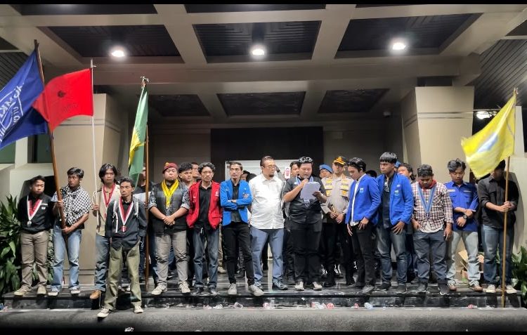 Cipayung Plus Kepung Pertamina, Beri Ultimatum 3×24 Jam Tuntut Pembenahan Distribusi BBM dan LPG