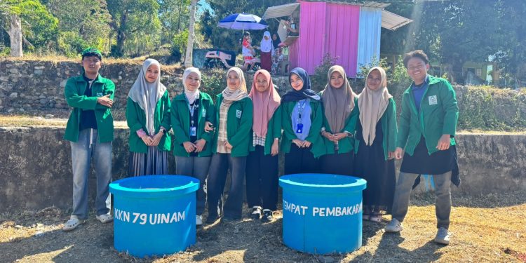 KKN 79 UIN Alauddin Makassar Benahi Sampah di Pasar Dumme