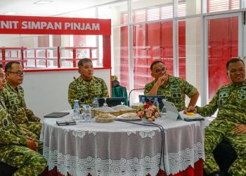 Danrem 143/HO Dampingi Pangdam XIV/Hasanuddin Tinjau Koperasi Desa Merah Putih Punggaloba