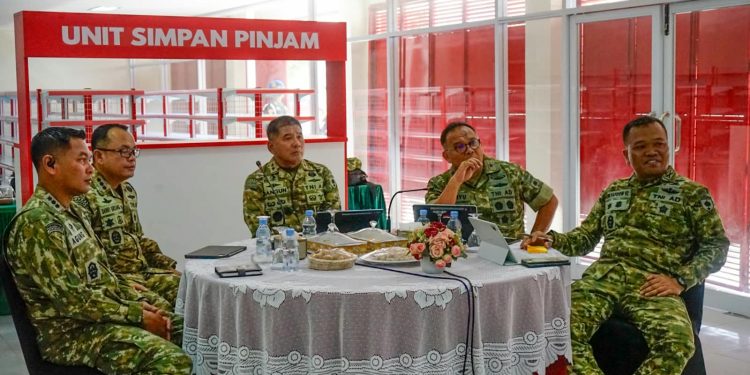 Danrem 143/HO Dampingi Pangdam XIV/Hasanuddin Tinjau Koperasi Desa Merah Putih Punggaloba