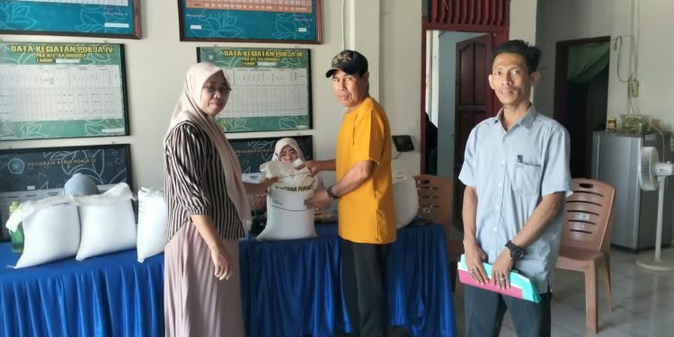 LIDIK PRO MAROS Lakukan Pengawasan Penyaluran Bantuan di Kelurahan Baju Bodoa, Pastikan Tepat Sasaran
