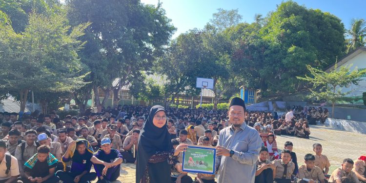SMA Negeri 6 Bulukumba dan Baznas Galang Donasi untuk Korban Bencana NTT