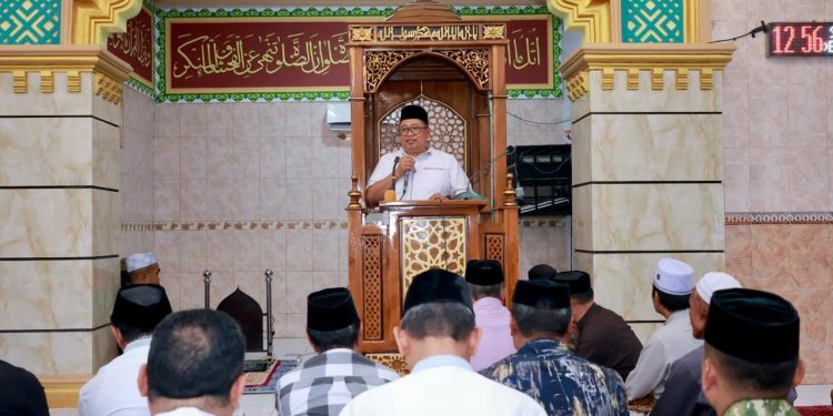 Safari Jumat di Sanrobone, Bupati Takalar Serahkan Bantuan Masjid dan Timbunan untuk Pekuburan Warga