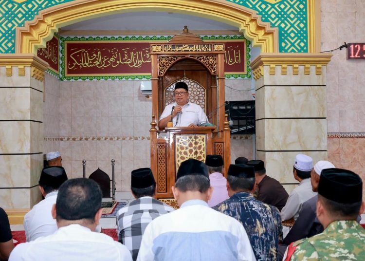 Safari Jumat di Sanrobone, Bupati Takalar Serahkan Bantuan Masjid dan Timbunan untuk Pekuburan Warga