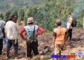 Polisi, Damkar, dan Warga Bersama Padamkan Kebakaran Lahan di Samaturu