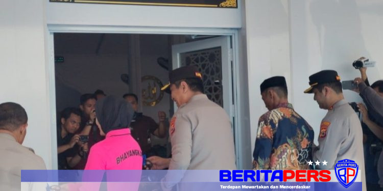 Kapolda Sulsel Resmikan Rekonstruksi Masjid Nurul Jihad di Makassar