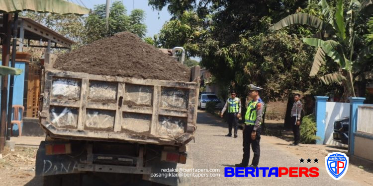 Truk Material Kembali Tak Tutup Terpal di Jalan Cadika, Kasat Lantas Bertindak