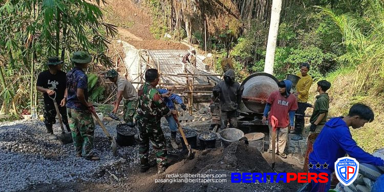 Kolaborasi Apik TNI dan Warga Gowa di Lokasi Sungai Ere Pucca’