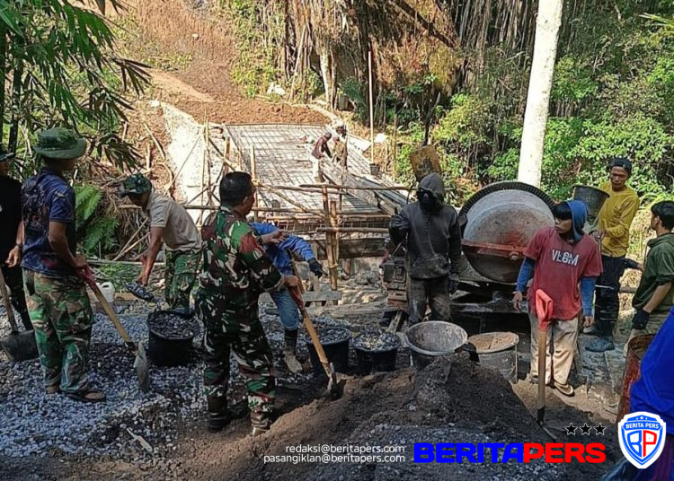 Kolaborasi Apik TNI dan Warga Gowa di Lokasi Sungai Ere Pucca’
