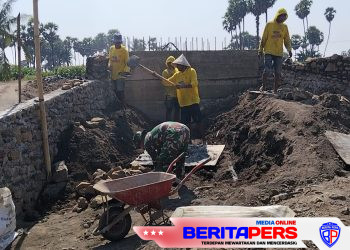Kemanunggalan TNI-Rakyat Nyata dalam Pengerjaan Jembatan Beton Dusun Jatia