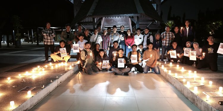 Polresta Gowa bersama IJTI Sulsel Gelar Doa dan Nyala Lilin untuk Lima Jurnalis Hilang Saat Liputan Erupsi Krakatau