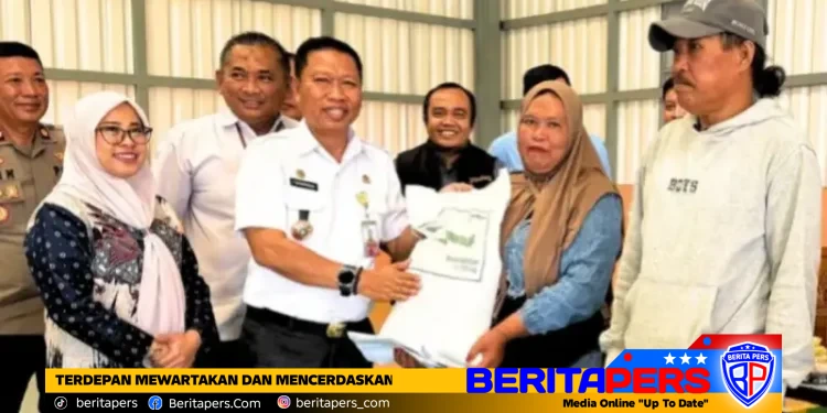 Pemkab Takalar Salurkan 1,1 Juta Kilogram Beras Bulog Untuk 36.924 PBP