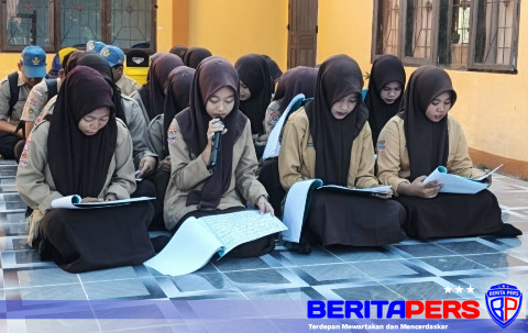 Khidmat Literasi Al-Qur’an, Siswa Kelas XII 3 Pimpin Jumat Religius di SMAN 10 Pinrang