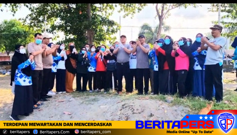 Polisi Bersama Masyarakat, Polsek Bacukiki Barat Kerja Bakti Bersihkan Pantaiku Parepare