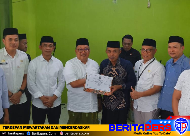 Safari Jumat di Masjid Nur Amanah, Bupati Takalar Respon Cepat Keluhan 20 Tahun Warga Pangkalan Soal Jalan