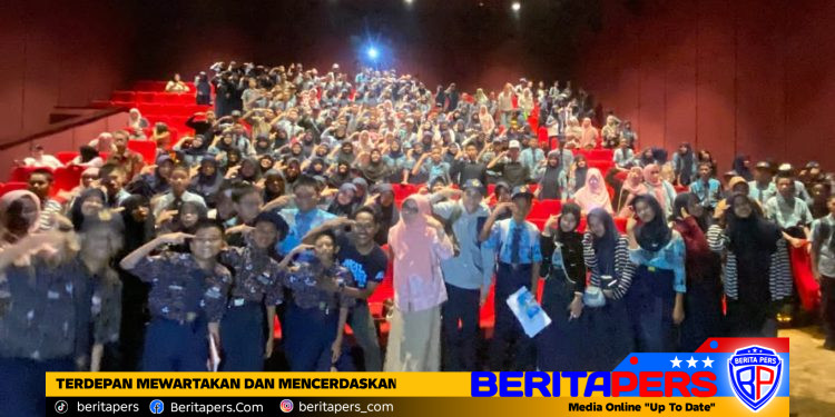 410 Siswa SMP Negeri 5 Mandai Nonton Film Akal Imitasi, Guru Disebut Tak Tergantikan AI