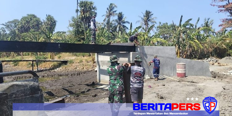 Gotong Royong TNI dan Warga Gowa Kebut Pembangunan Jembatan Garuda di Gowa
